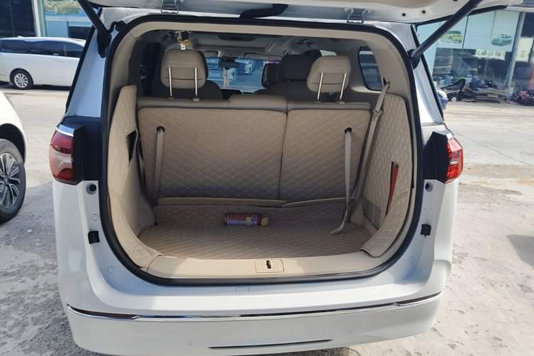 Used Buick GL8 2023 ES Lu Zun Deluxe Model Trunk