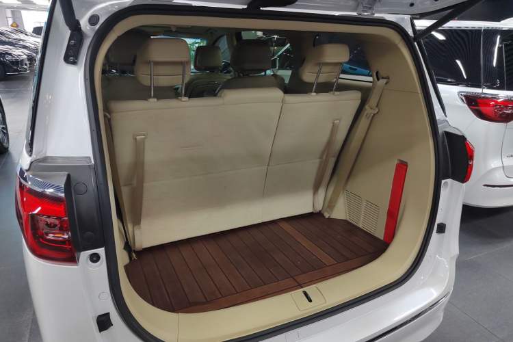 Used Buick GL8 2023 ES Lu Zun Deluxe Model Trunk
