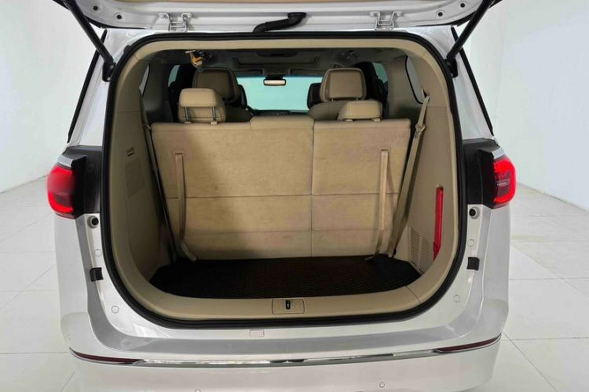 Used Buick GL8 2023 ES Lu Zun Deluxe Model Trunk