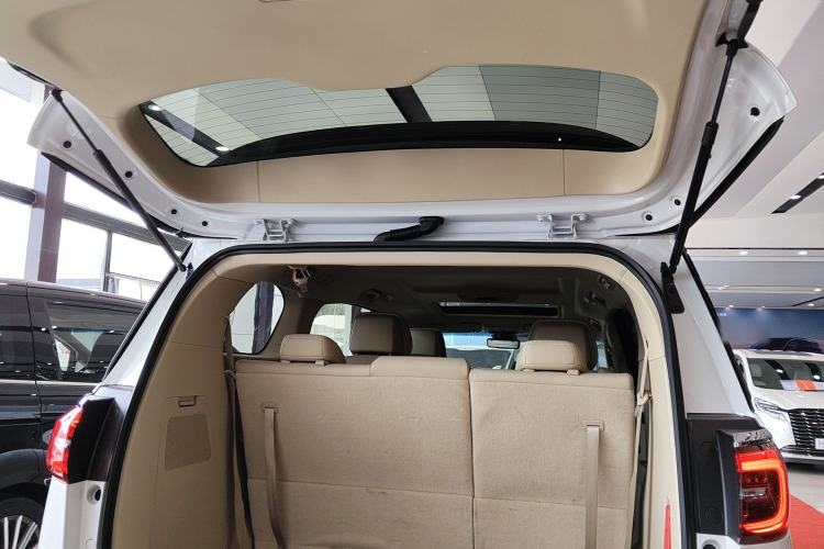 Used Buick GL8 2023 ES Lu Zun Deluxe Model Trunk