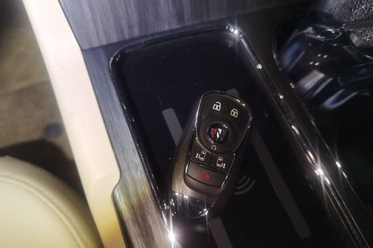 Used Buick GL8 2023 ES Lu Zun Deluxe Model Vehicle Key