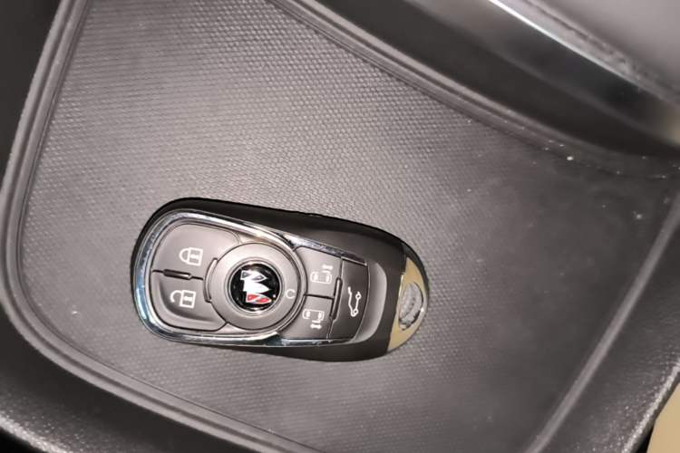 Used Buick GL8 2023 ES Lu Zun Flagship Model Vehicle Key