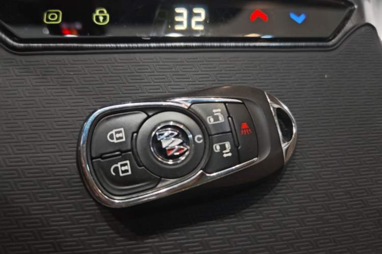 Used Buick GL8 2023 ES Lu Zun Deluxe Model Vehicle Key