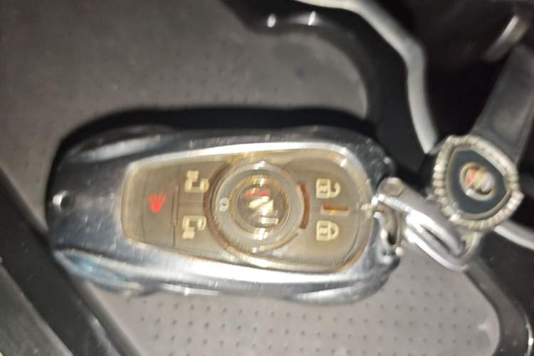 Used Buick GL8 2023 ES Lu Zun Deluxe Model Vehicle Key