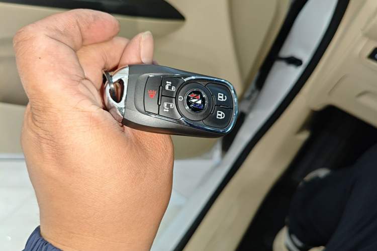 Used Buick GL8 2023 ES Lu Zun Deluxe Model Vehicle Key