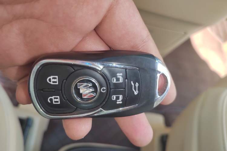 Used Buick GL8 2023 ES Lu Zun Luxury Model Vehicle Key