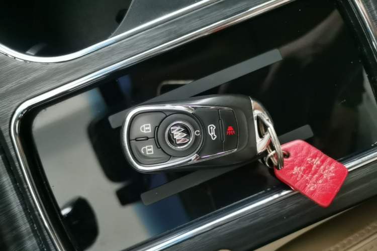 Used Buick GL8 2023 Land Executive Class 652T Luxury Model Vehicle Key