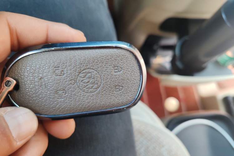 Used Buick GL8 2023 ES Lu Zun Luxury Model Vehicle Key