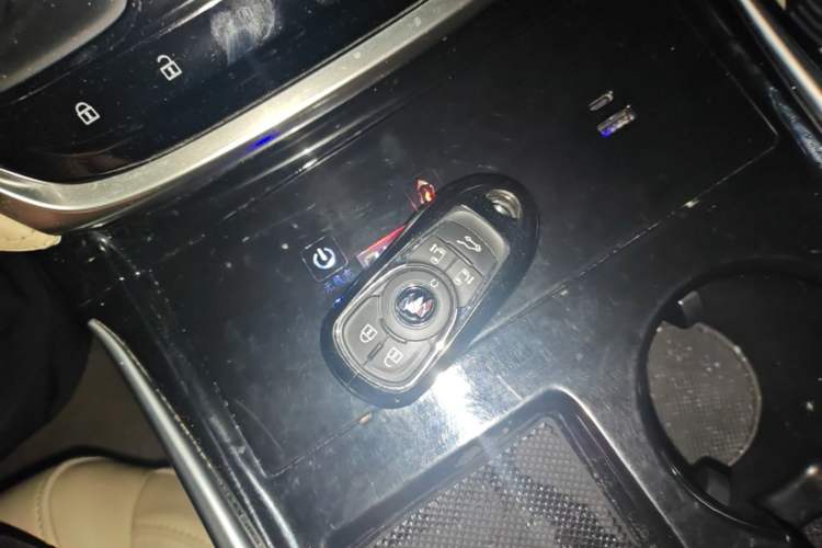 Used Buick GL8 2023 ES Lu Zun Luxury Model Vehicle Key
