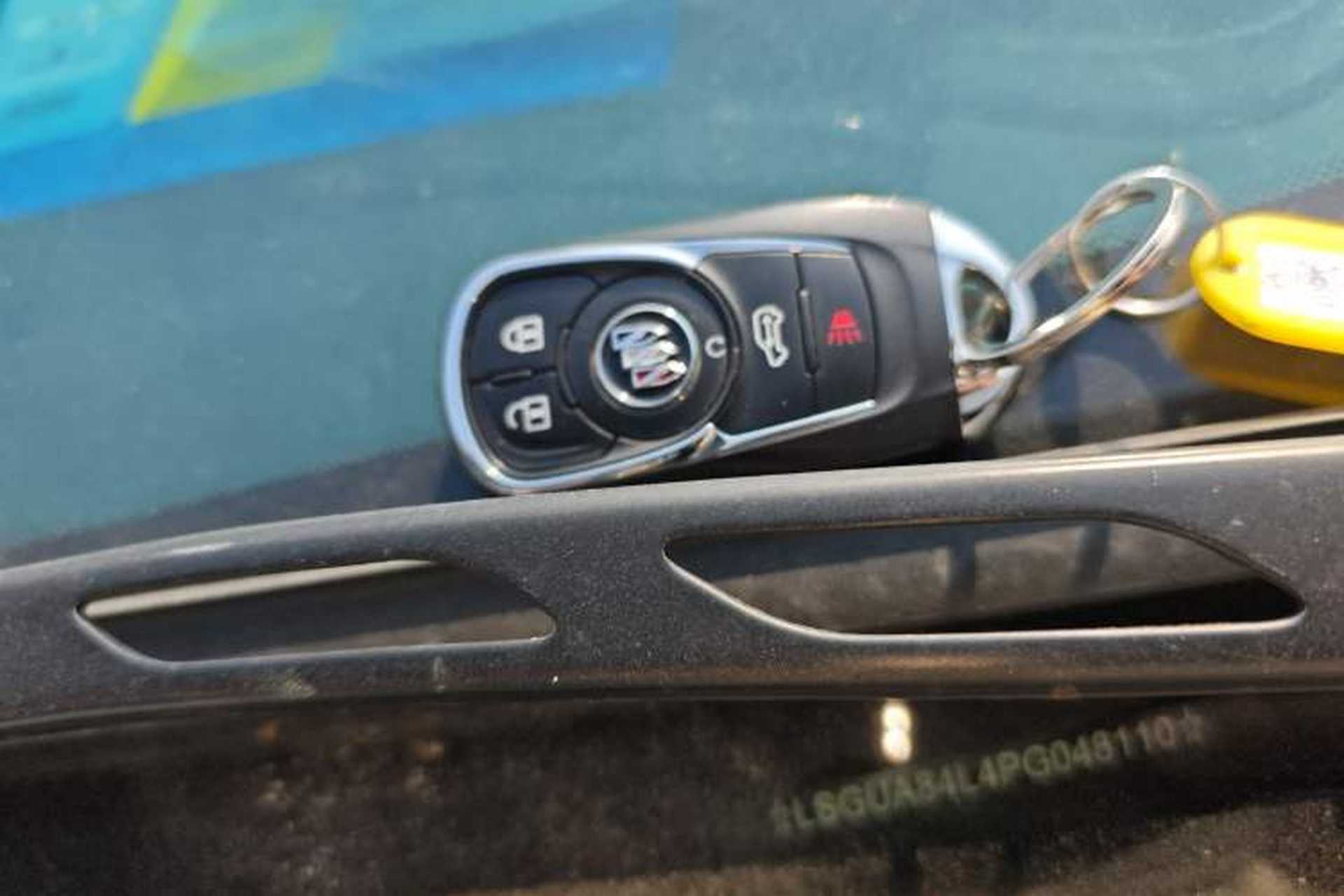 Used Buick GL8 2023 Facelifted Land Cruiser Executive Luxury Version Vehicle Key