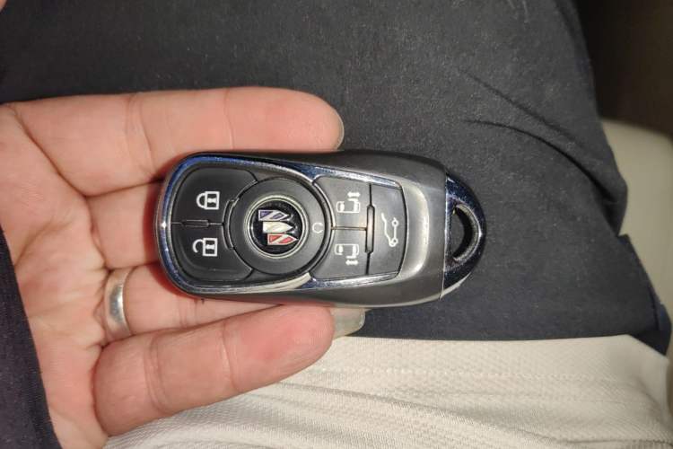 Used Buick GL8 2023 ES Lu Zun Luxury Model Vehicle Key