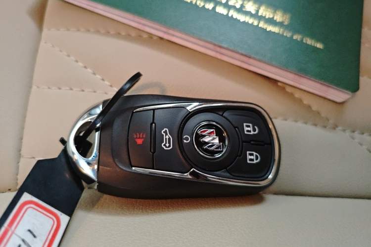 Used Buick GL8 2023 Facelifted Land Cruiser Executive Luxury Version Vehicle Key