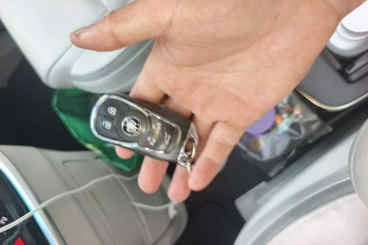 Used Buick GL8 2023 ES Lu Zun Luxury Edition and Yue Version Vehicle Key