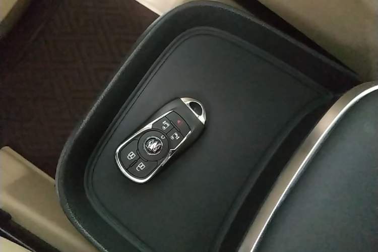 Used Buick GL8 2023 ES Lu Zun Deluxe Model Vehicle Key