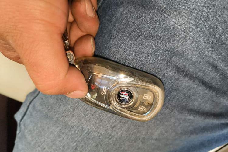 Used Buick GL8 2023 Facelifted Land Cruiser Executive Luxury Version Vehicle Key
