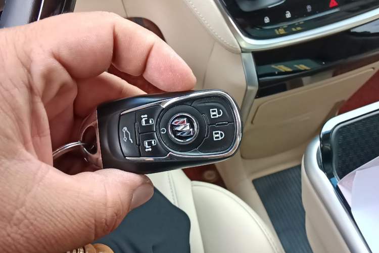 Used Buick GL8 2023 ES Lu Zun Luxury Model Vehicle Key
