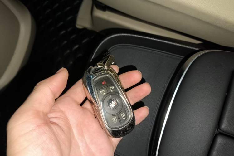 Used Buick GL8 2023 ES Lu Zun Deluxe Model Vehicle Key