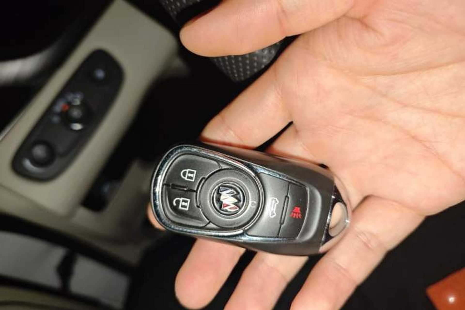 Used Buick GL8 2023 ES Lu Zun Comfort Model Vehicle Key