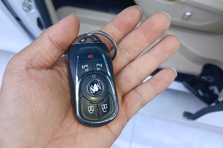 Used Buick GL8 2023 ES Lu Zun Deluxe Model Vehicle Key