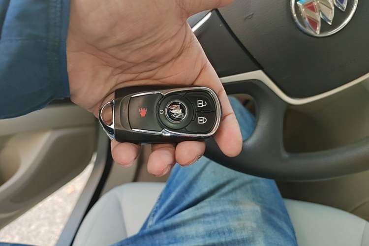 Used Buick GL8 2023 Land Executive Class Comfort Model Vehicle Key