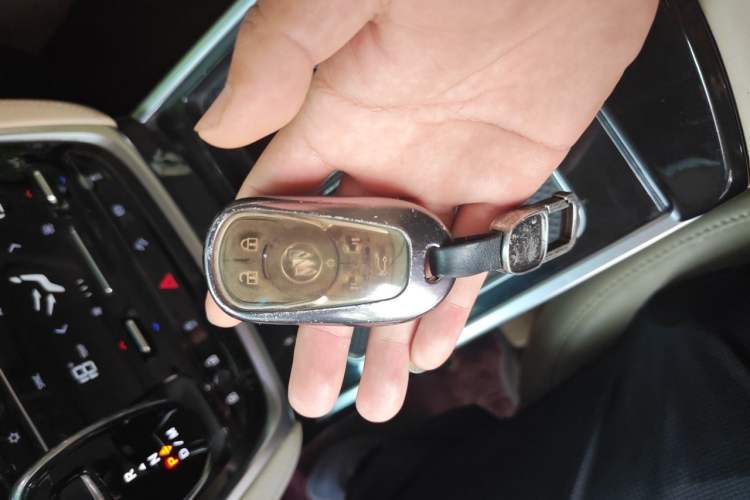 Used Buick GL8 2023 ES Lu Zun Luxury Model Vehicle Key