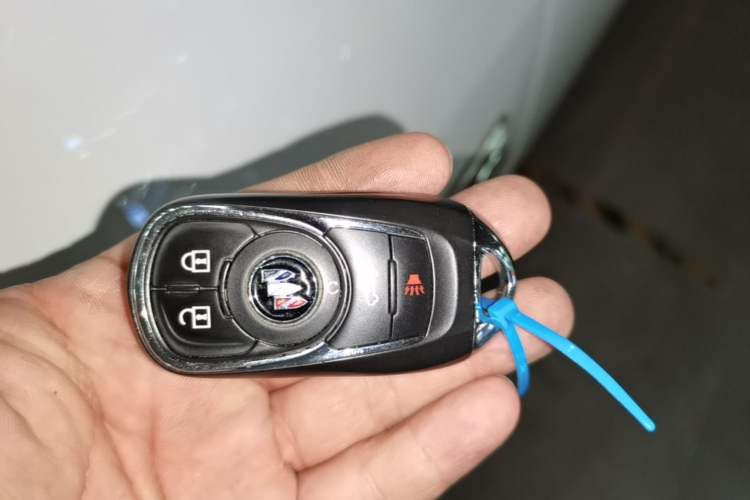 Used Buick GL8 2023 Facelifted Land Cruiser Executive Luxury Version Vehicle Key