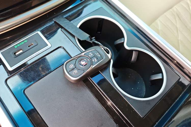 Used Buick GL8 2023 ES Lu Zun Luxury Model Vehicle Key