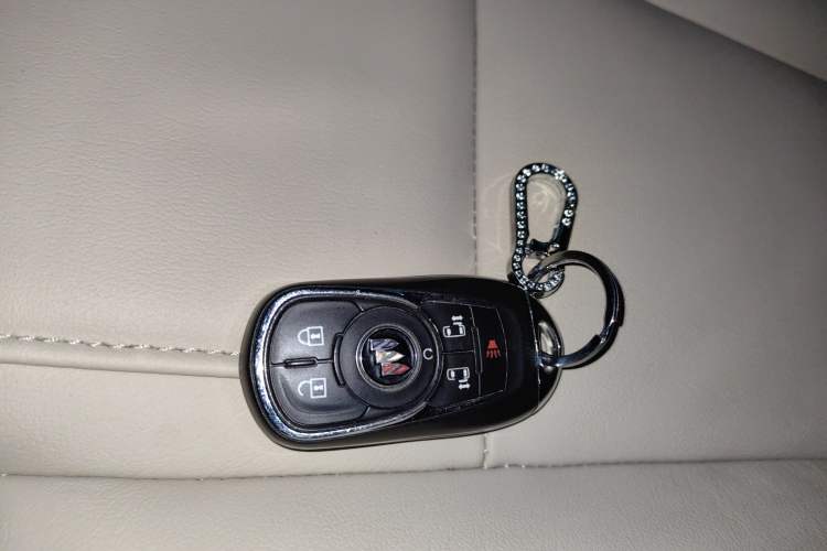 Used Buick GL8 2023 ES Lu Zun Deluxe Model Vehicle Key