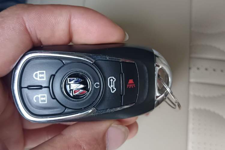 Used Buick GL8 2023 Facelifted Land Cruiser Executive Luxury Version Vehicle Key