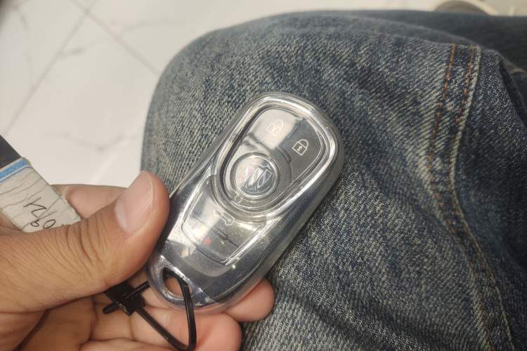 Used Buick GL8 2023 ES Lu Zun Comfort Model Vehicle Key