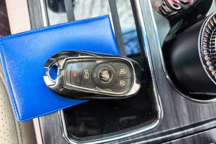 Used Buick GL8 2023 ES Lu Zun Comfort Model Vehicle Key