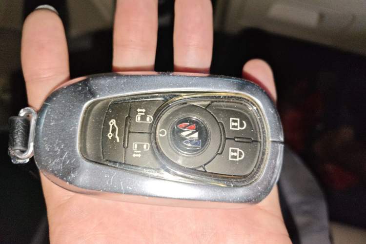 Used Buick GL8 2023 ES Lu Zun Luxury Model Vehicle Key