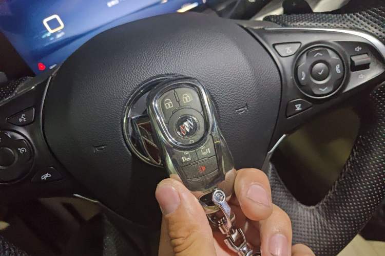 Used Buick GL8 2023 ES Lu Zun Deluxe Model Vehicle Key