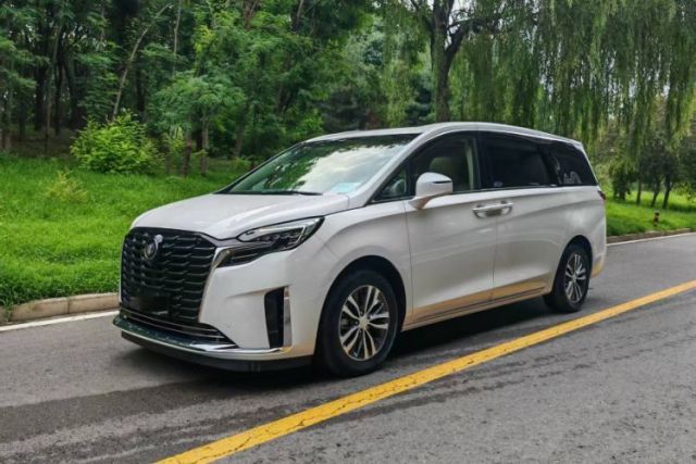 Buick GL8 2023 ES Lu Zun Deluxe Model usado