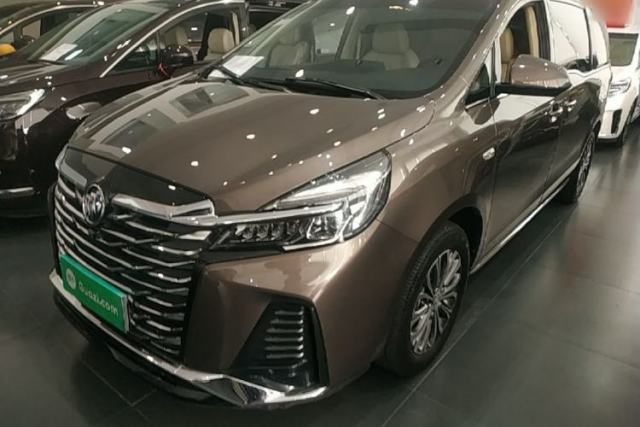 Used Buick GL8 2023 Facelifted Land Cruiser Executive Luxury Version