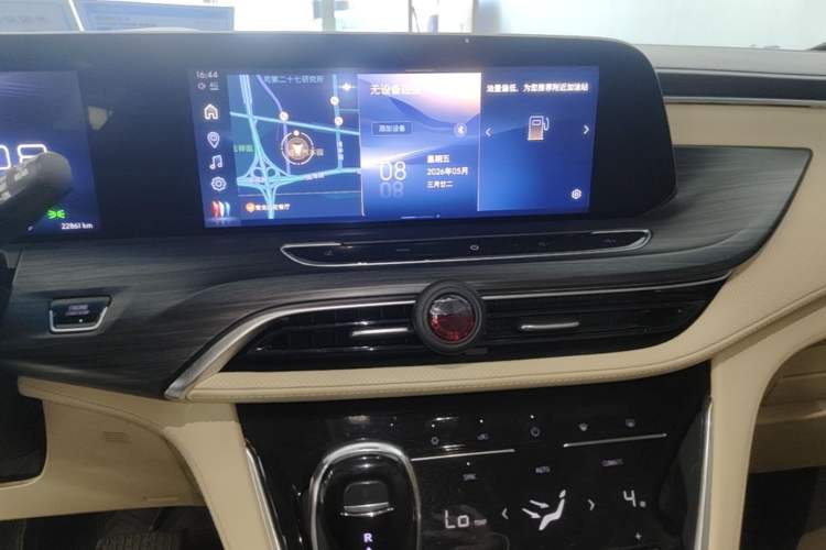 Used Buick GL8 2023 ES Lu Zun Deluxe Model Audio And AC Panel