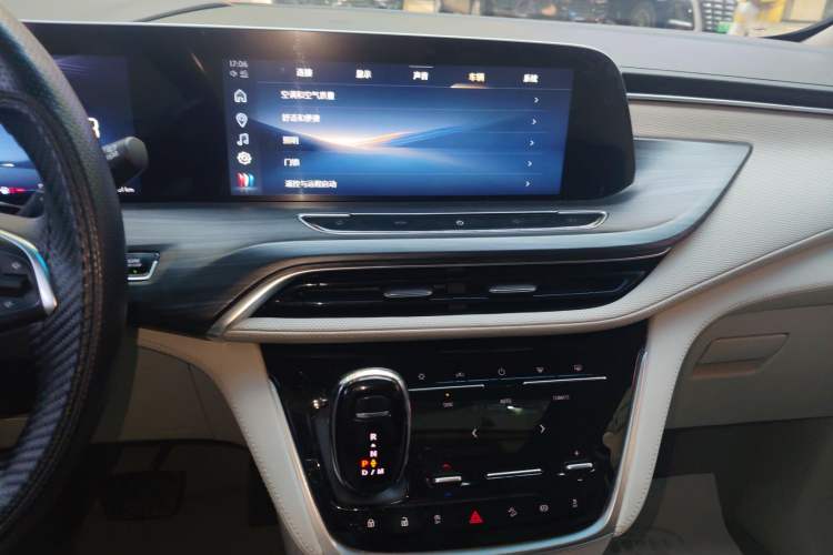 Used Buick GL8 2023 ES Lu Zun Comfort Model Audio And AC Panel