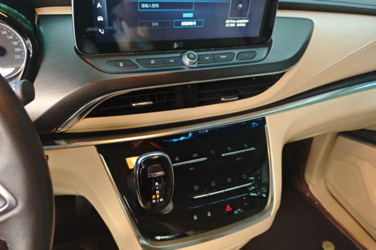 Used Buick GL8 2023 Facelifted Land Cruiser Executive Luxury Version Audio And AC Panel