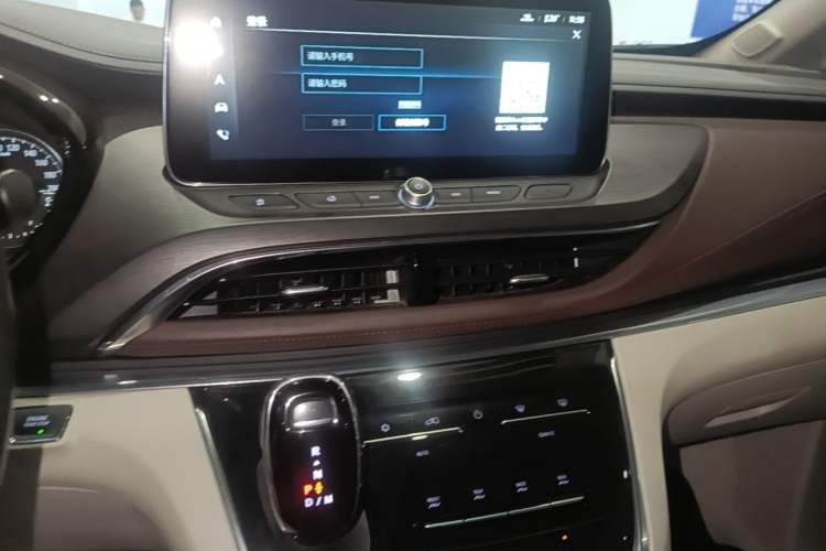 Used Buick GL8 2023 Land Executive Class 652T Luxury Model Audio And AC Panel