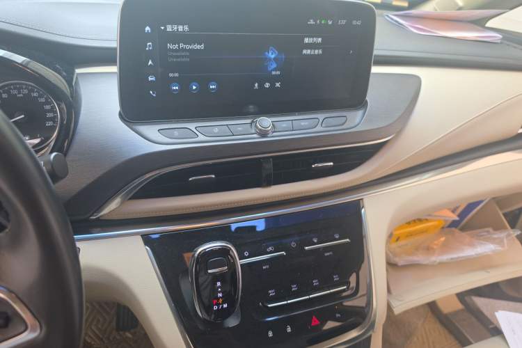 Used Buick GL8 2023 Land Executive Class 652T Luxury Model Audio And AC Panel