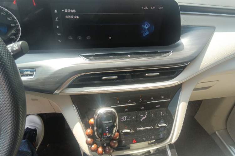 Used Buick GL8 2023 ES Lu Zun Deluxe Model Audio And AC Panel