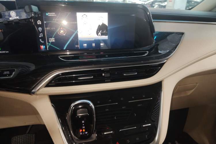 Used Buick GL8 2023 ES Lu Zun Deluxe Model Audio And AC Panel