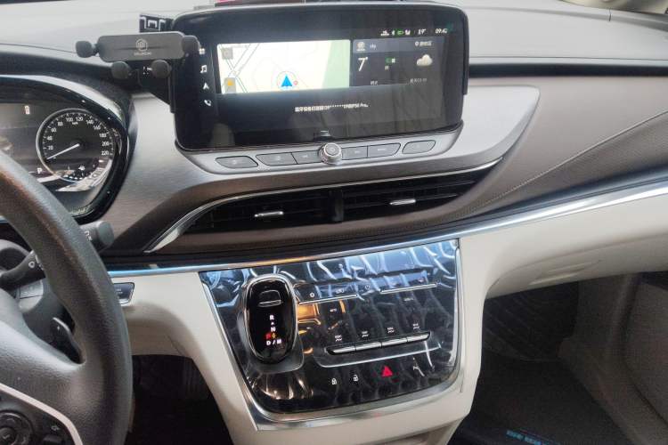 Used Buick GL8 2023 Land Executive Class Smart Enjoyment Model Audio And AC Panel