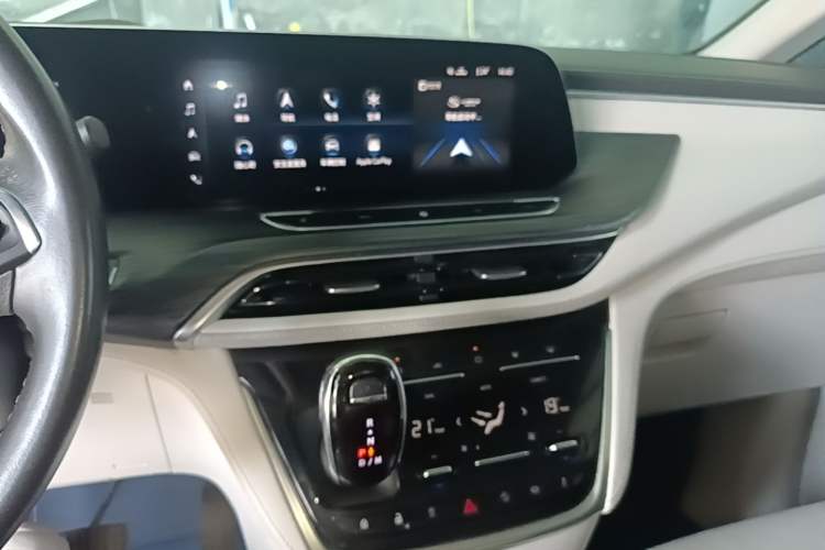 Used Buick GL8 2023 ES Lu Zun Luxury Edition and Yue Version Audio And AC Panel