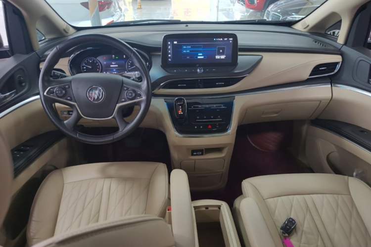 Used Buick GL8 2023 Facelifted Land Cruiser Executive Luxury Version Center Console