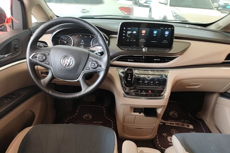 Used Buick GL8 2023 Facelifted Land Cruiser Executive Luxury Version Center Console