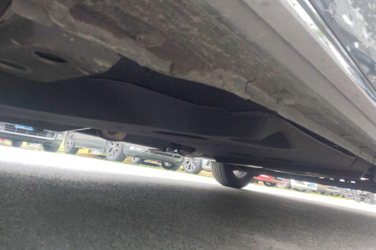 Used Buick GL8 2023 Land Executive Class Smart Enjoyment Model Chassis Front Left
