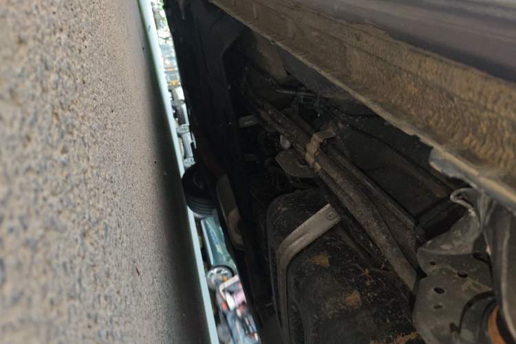 Used Buick GL8 2023 Facelifted Land Cruiser Executive Luxury Version Chassis Rear Left