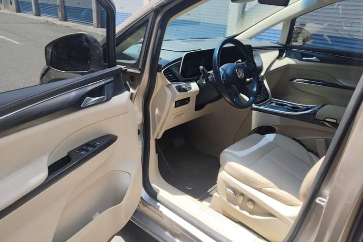 Used Buick GL8 2023 ES Lu Zun Deluxe Model Driver Seat
