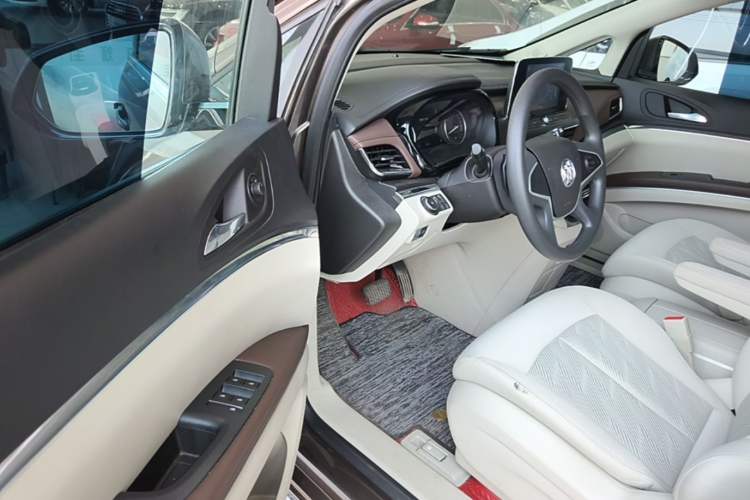 Used Buick GL8 2023 Land Executive Class Comfort Model Driver Seat